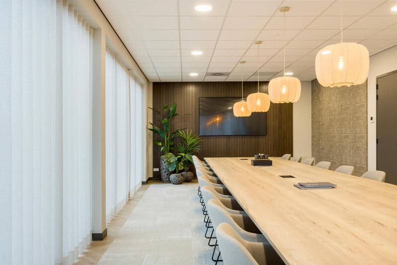 kantoor, kantoorinrichting, zakelijke werkplek, kantooromgeving, werkomgeving, hotel chique, Jolanda Vogels